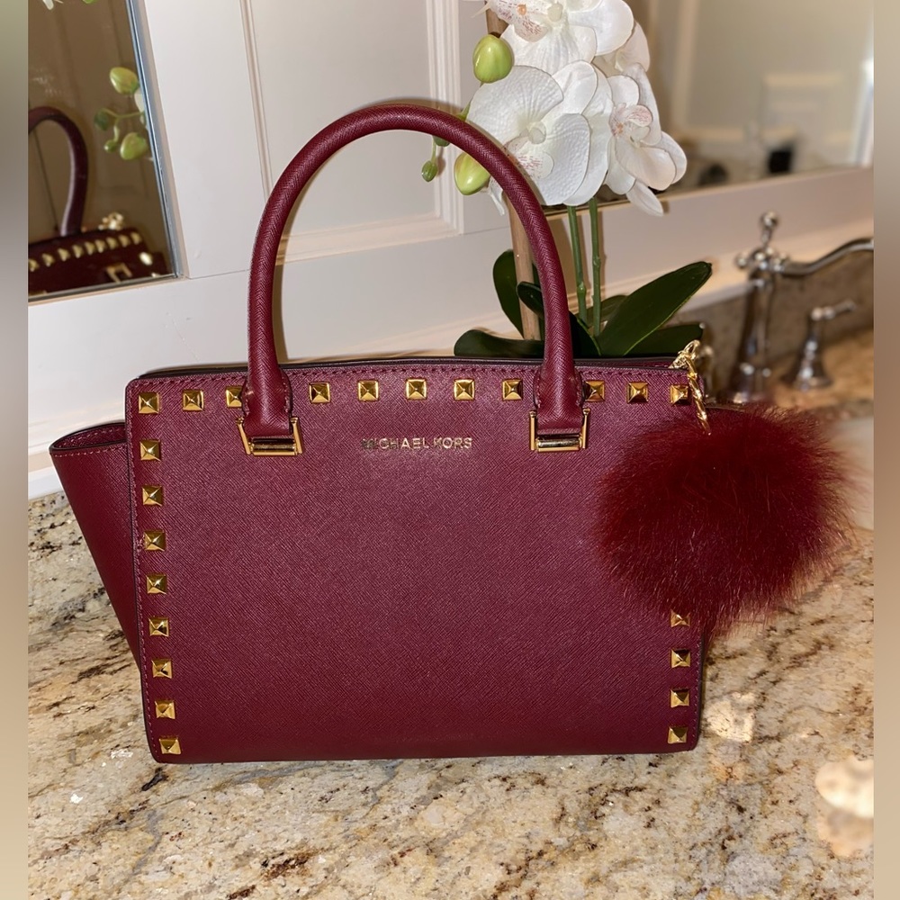 MICHAEL KORS DESIGNER HANDBAG BRAND NEW WITH MATCHING POMPOM BALL